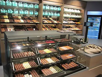 Brood- en banketbakkerij Vooges, Westerbos en Mens